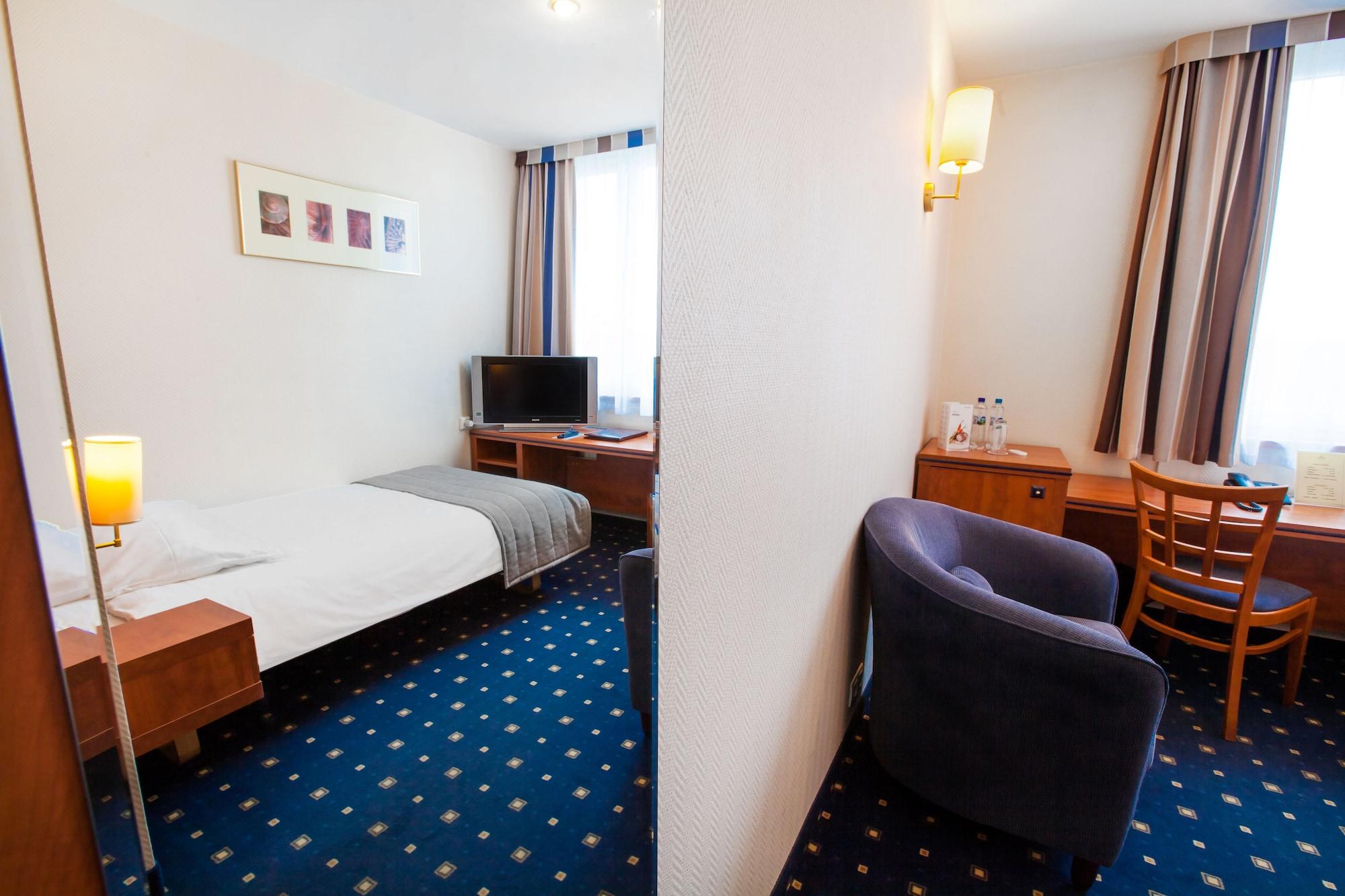 Qubus Hotel Glogow Dış mekan fotoğraf